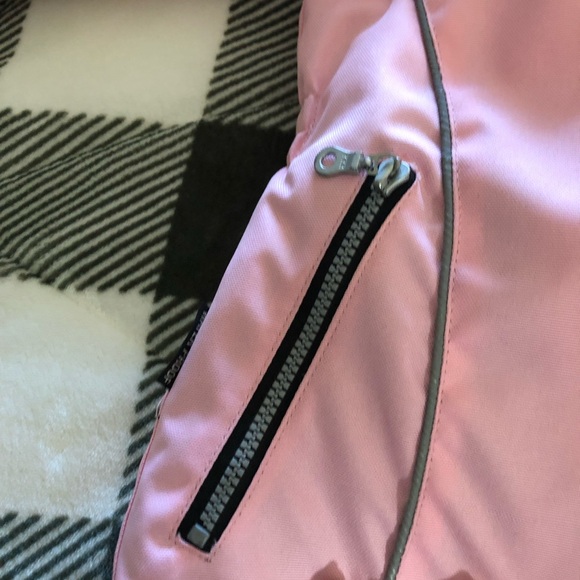 Ladies pink lined winter coat. - Picture 4 of 14